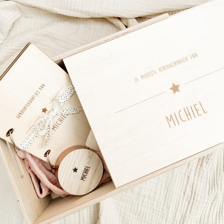 Gepersonaliseerd herinneringscadeau voor Michiel in houten doos.